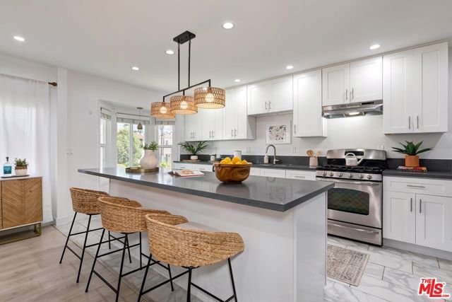 1060 22nd Street, Santa Monica, CA 90403