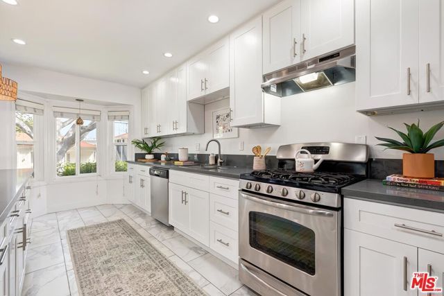 1060 22nd Street, Santa Monica, CA 90403
