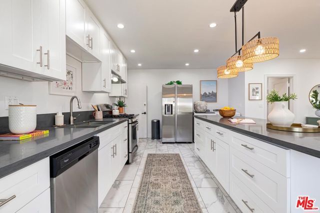 1060 22nd Street, Santa Monica, CA 90403