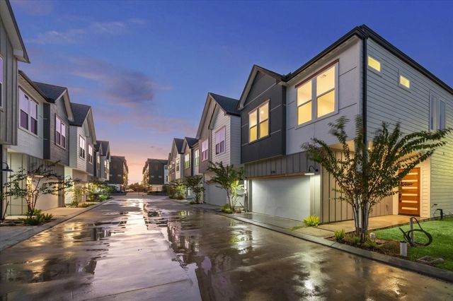 7710 Sky Dweller Drive, Houston, TX 77055