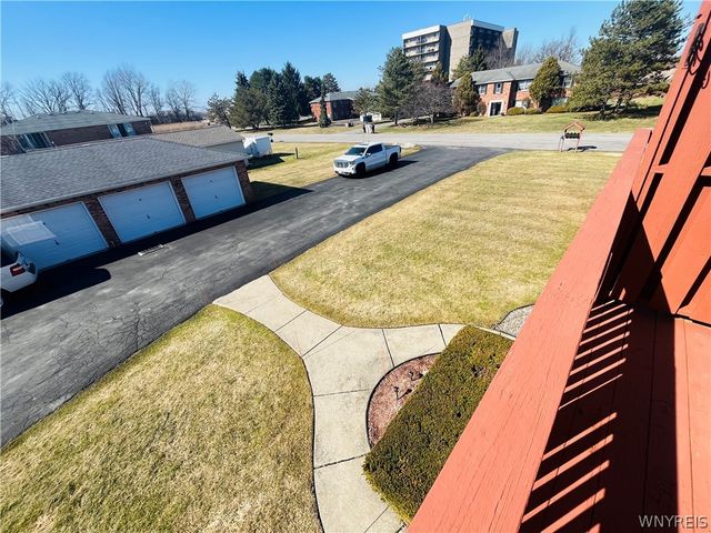 6868 Nickis Lane, Wheatfield, NY 14304