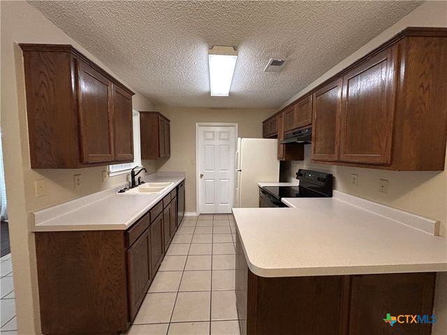 1642 W County Line Road, New Braunfels, TX 78130