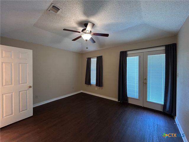 1642 W County Line Road, New Braunfels, TX 78130