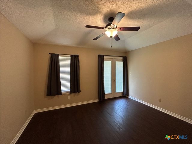 1642 W County Line Road, New Braunfels, TX 78130