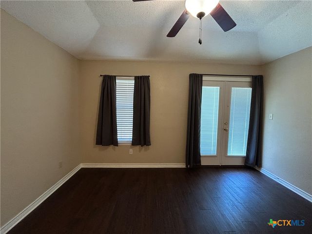 1642 W County Line Road, New Braunfels, TX 78130