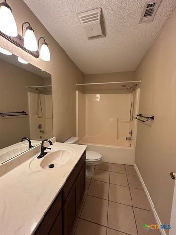 1642 W County Line Road, New Braunfels, TX 78130