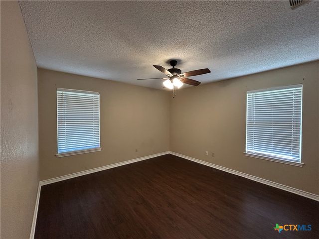 1642 W County Line Road, New Braunfels, TX 78130