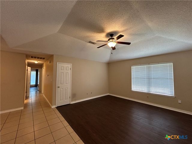 1642 W County Line Road, New Braunfels, TX 78130