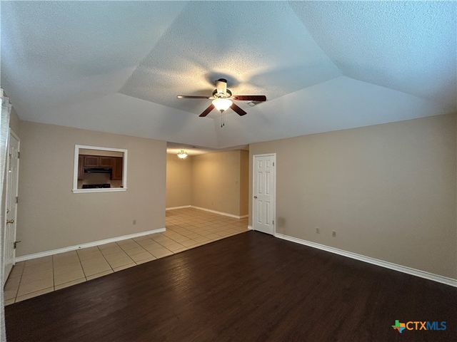 1642 W County Line Road, New Braunfels, TX 78130