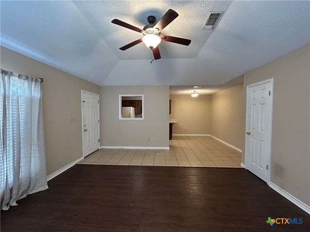 1642 W County Line Road, New Braunfels, TX 78130