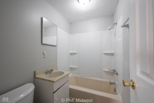 2011 Applegate Street, Indianapolis, IN 46203