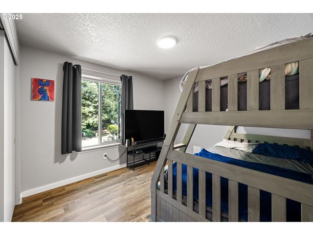 105 Ne 49TH Ave, Hillsboro, OR 97124