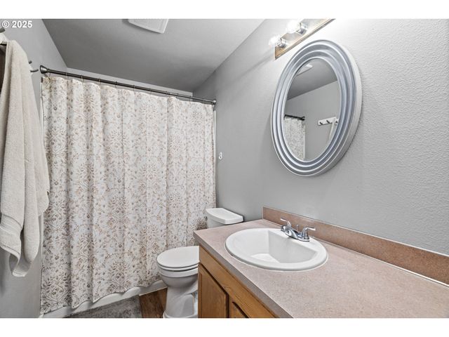 105 Ne 49TH Ave, Hillsboro, OR 97124