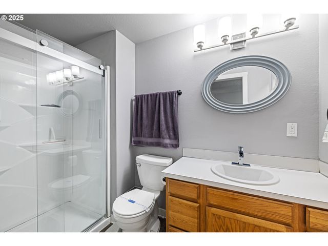 105 Ne 49TH Ave, Hillsboro, OR 97124