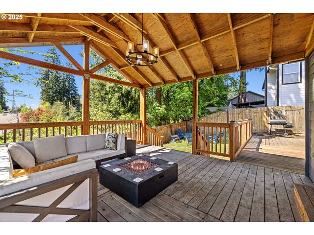 105 Ne 49TH Ave, Hillsboro, OR 97124