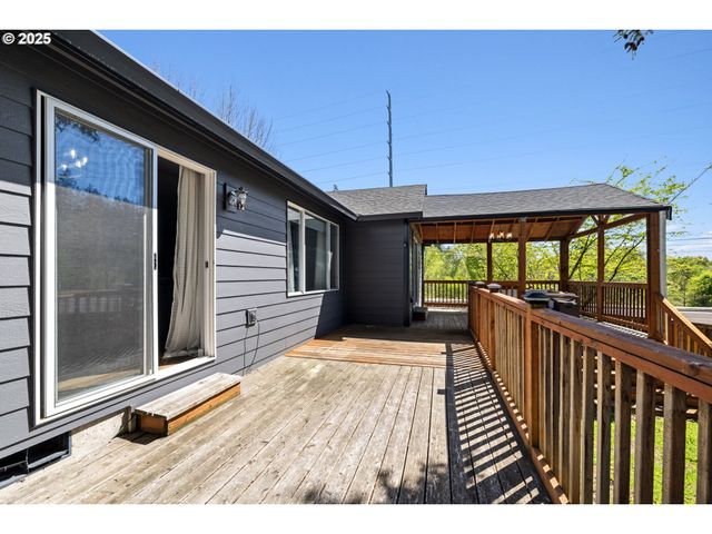 105 Ne 49TH Ave, Hillsboro, OR 97124