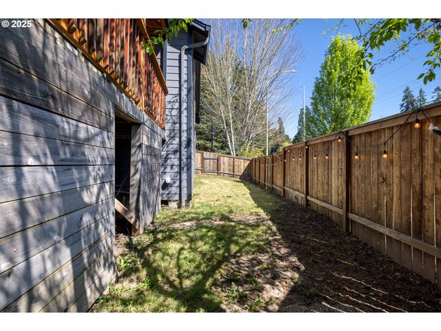 105 Ne 49TH Ave, Hillsboro, OR 97124