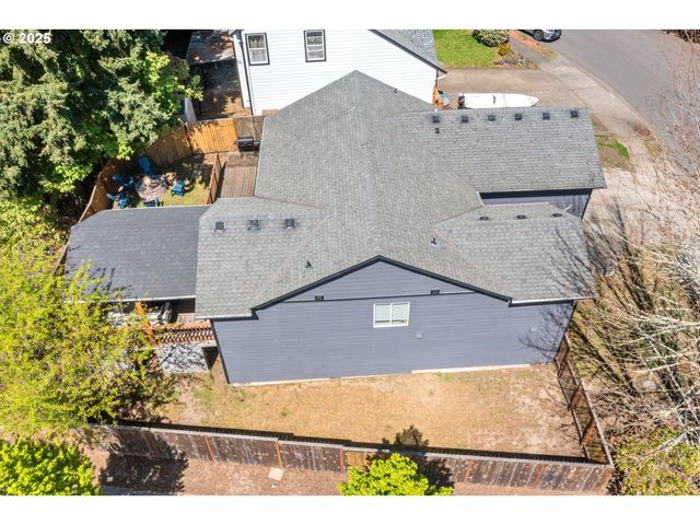 105 Ne 49TH Ave, Hillsboro, OR 97124