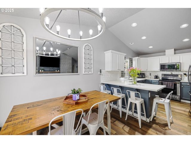 105 Ne 49TH Ave, Hillsboro, OR 97124