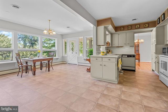87 HILLSIDE DR, Robbinsville, NJ 08691