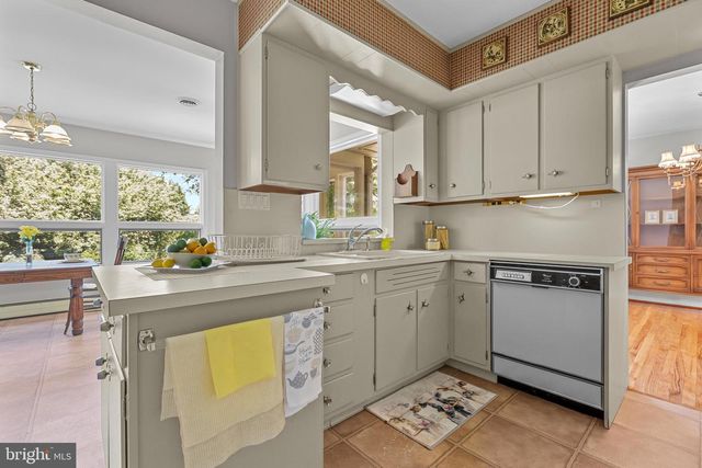 87 HILLSIDE DR, Robbinsville, NJ 08691