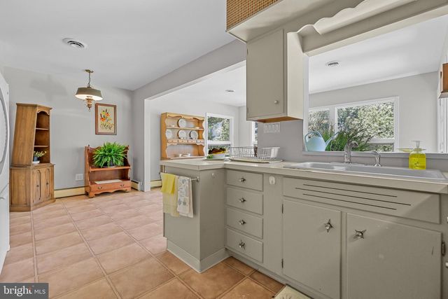 87 HILLSIDE DR, Robbinsville, NJ 08691