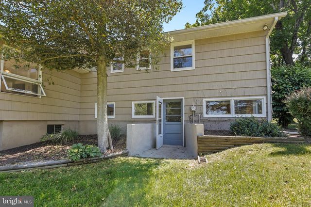 87 HILLSIDE DR, Robbinsville, NJ 08691