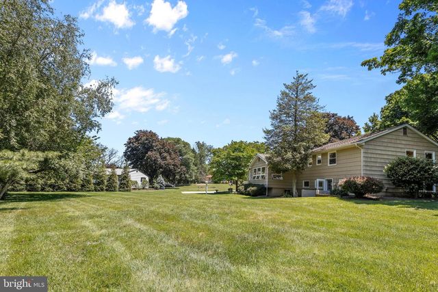 87 HILLSIDE DR, Robbinsville, NJ 08691