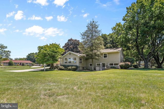 87 HILLSIDE DR, Robbinsville, NJ 08691
