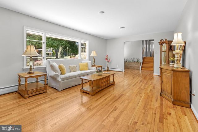 87 HILLSIDE DR, Robbinsville, NJ 08691