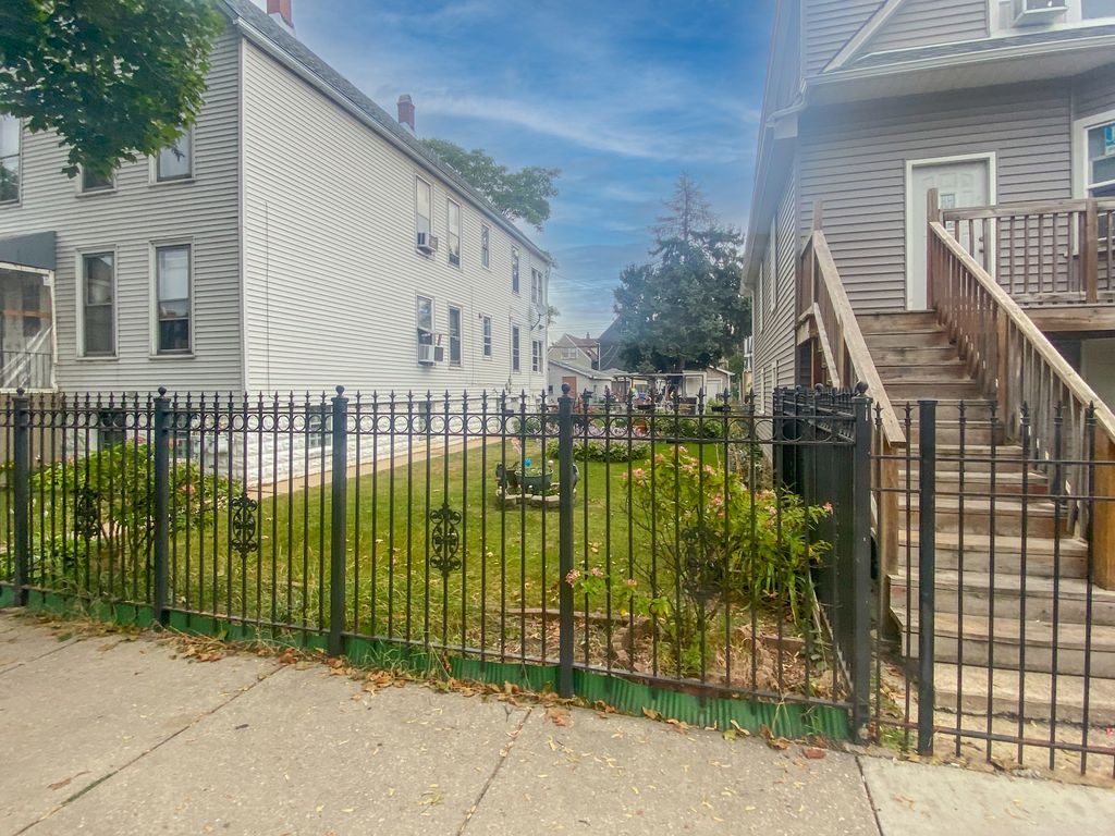 3819 N Kimball Avenue, Chicago, IL 60618