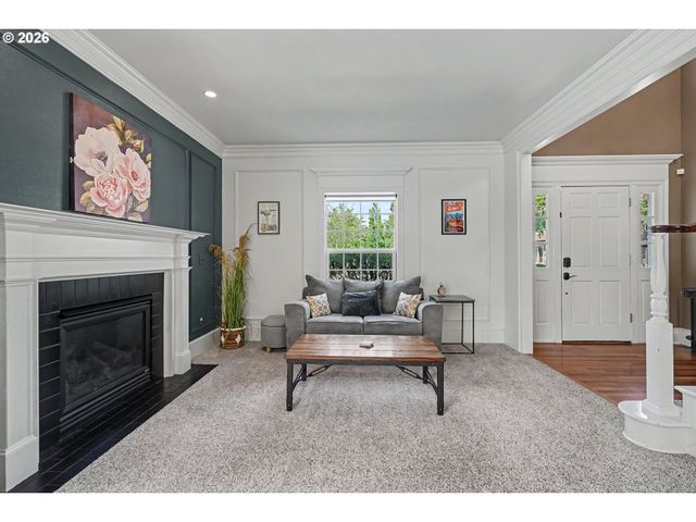 5490 Se WOODMILL Dr, Salem, OR 97306
