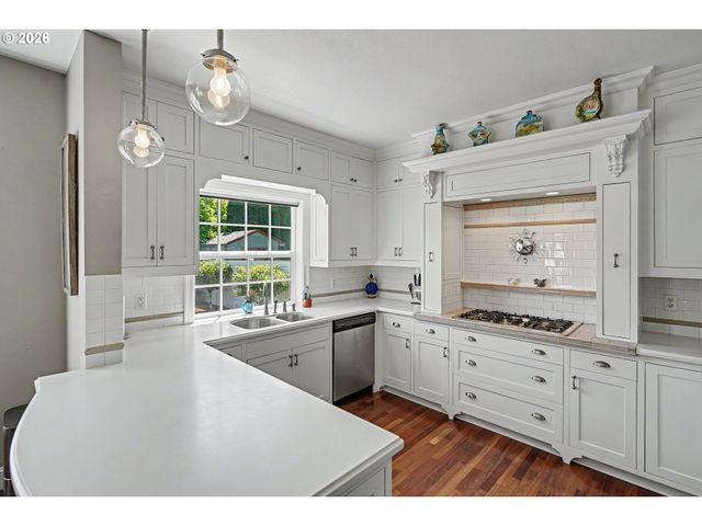 5490 Se WOODMILL Dr, Salem, OR 97306