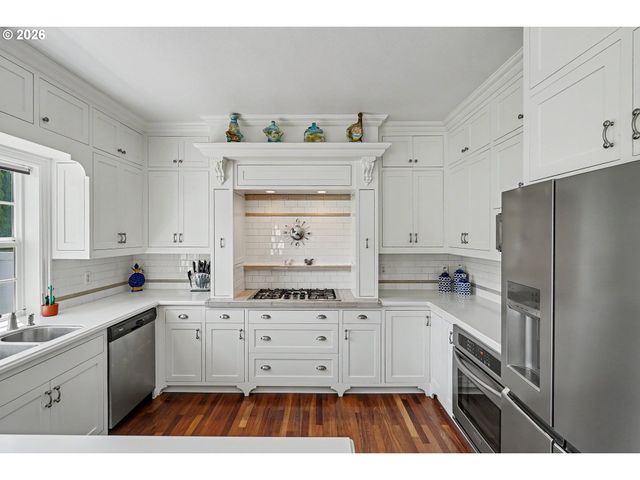 5490 Se WOODMILL Dr, Salem, OR 97306