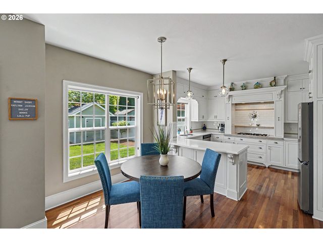 5490 Se WOODMILL Dr, Salem, OR 97306