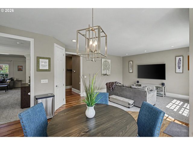 5490 Se WOODMILL Dr, Salem, OR 97306