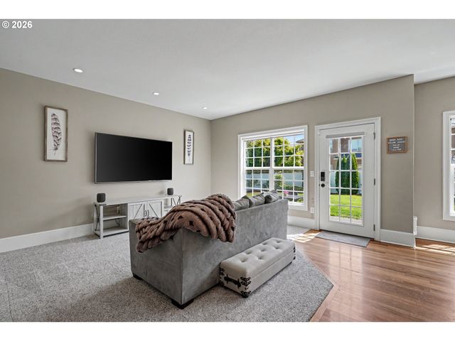 5490 Se WOODMILL Dr, Salem, OR 97306