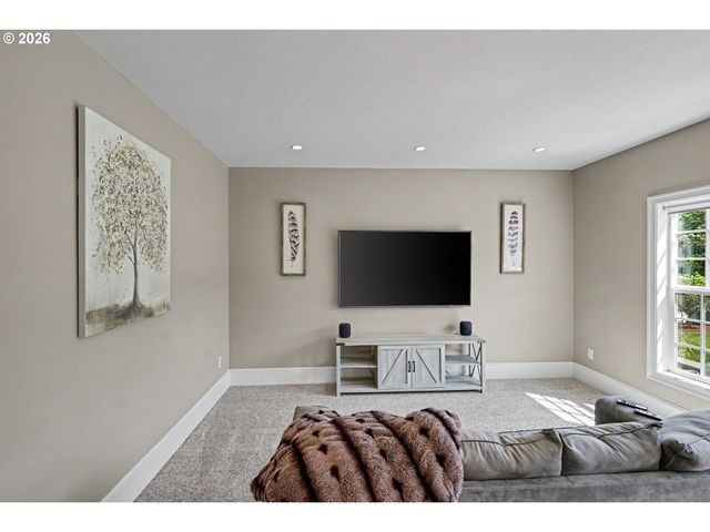 5490 Se WOODMILL Dr, Salem, OR 97306