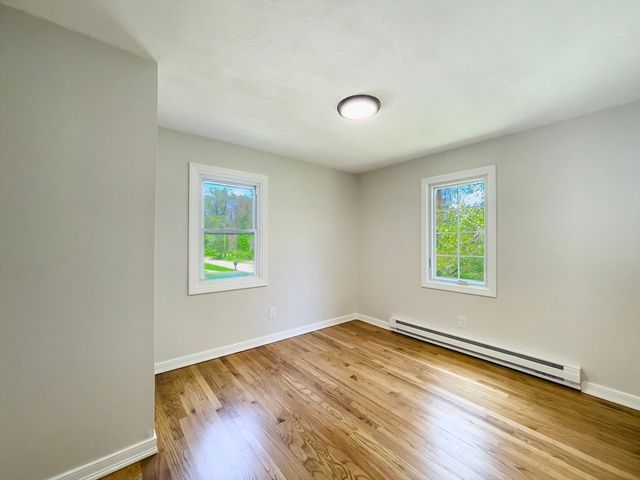 206 Treetop Ave, Springfield, MA 01118
