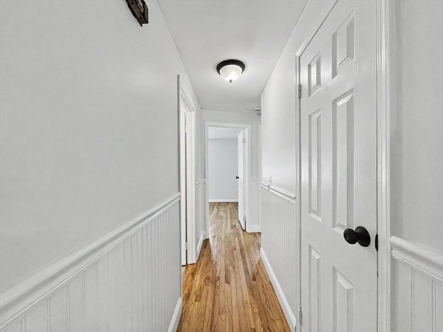 206 Treetop Ave, Springfield, MA 01118