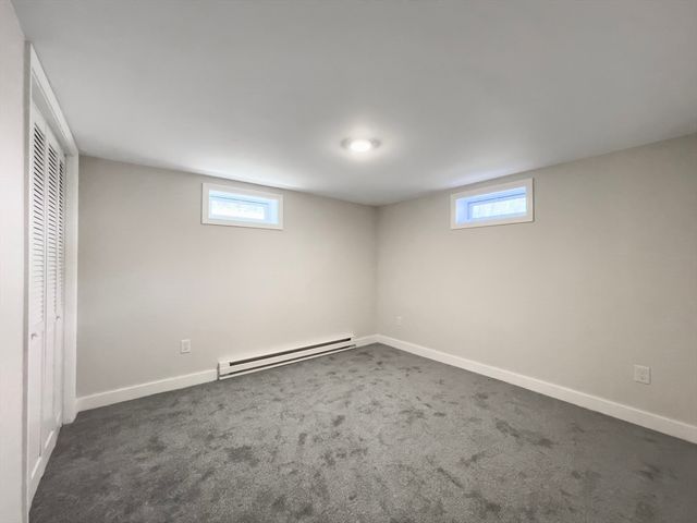 206 Treetop Ave, Springfield, MA 01118