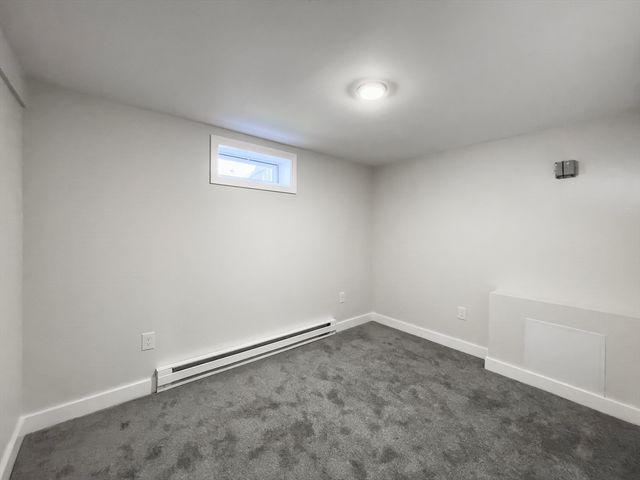206 Treetop Ave, Springfield, MA 01118