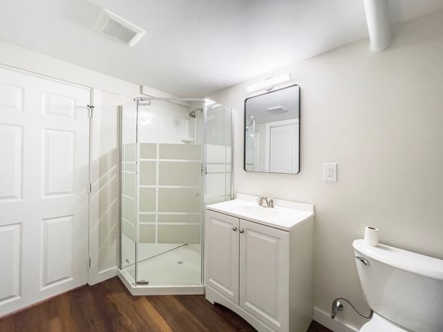 206 Treetop Ave, Springfield, MA 01118