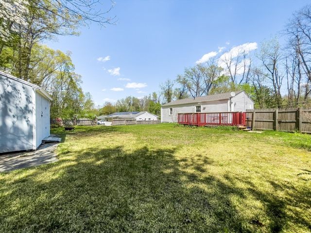 206 Treetop Ave, Springfield, MA 01118