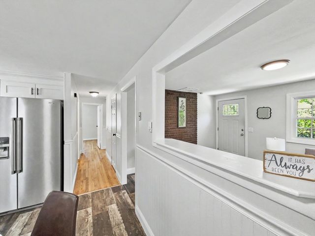 206 Treetop Ave, Springfield, MA 01118