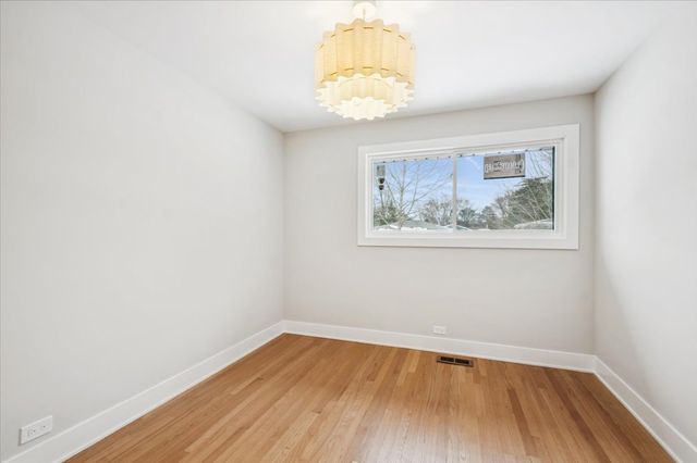 730 N Wilshire Lane, Arlington Heights, IL 60004