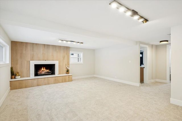 730 N Wilshire Lane, Arlington Heights, IL 60004