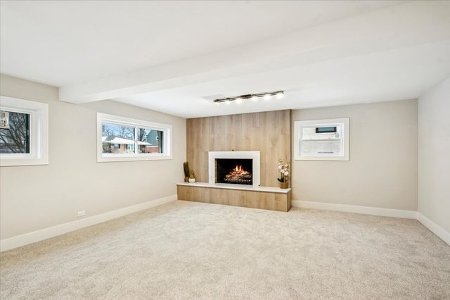 730 N Wilshire Lane, Arlington Heights, IL 60004