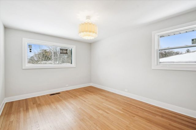 730 N Wilshire Lane, Arlington Heights, IL 60004