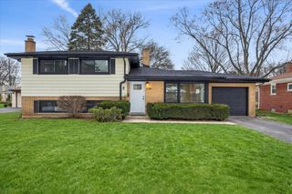 730 N Wilshire Lane, Arlington Heights, IL 60004